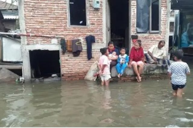 Netizen Kritik Buzzer Pura-pura Budeg soal Banjir Semarang: Giliran Jakarta Digoreng 7 Hari 7 Malam