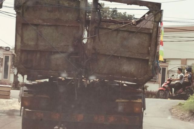 Angkut 400 Ton Tiap Hari, Kondisi Truk Sampah di Tangsel Memprihatinkan