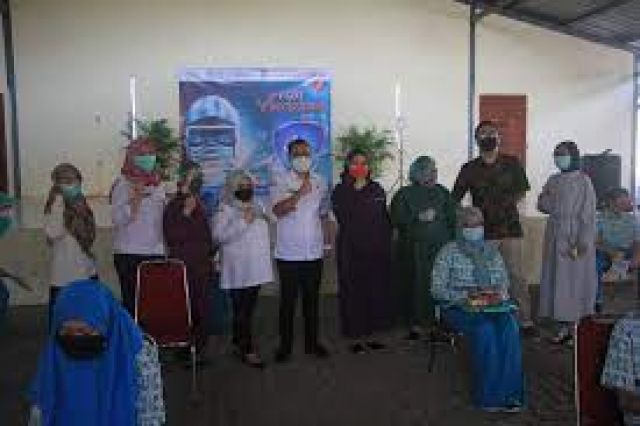 Sekolah Al-Zahra Indonesia mengadakan Gelar Vaksin Covid-19 Ke Siswa SMP
