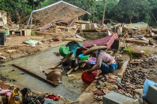 Korban Bencana Banjir Lebak Mulai Terkena Penyakit ISPA Dan Gatal – Gatal
