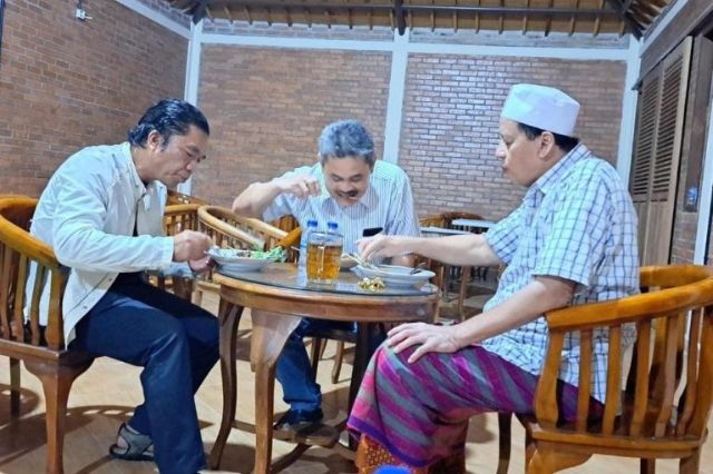 Al Muktabar Datangi Rumah WH Curhat Ingin Makan Jengkol