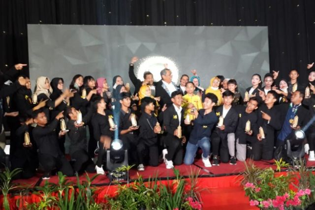 Malam Anugerah Apresiasi Insan Olahraga Berprestasi 2022 Tangerang Selatan, Siswa SMA N 10 Bertabur Bintang